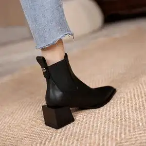 切尔西短靴女高跟方头