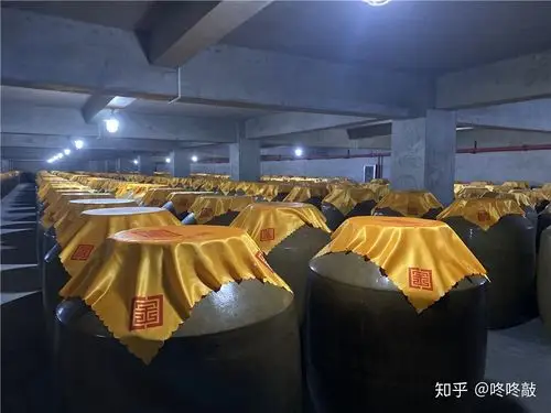 茅台镇酱香白酒海山辟龙酒窖场参观