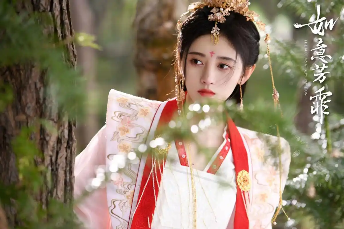 鞠婧祎首部仙侠剧,一人分饰多角剧情虐心,半永久妆造太容易窜戏