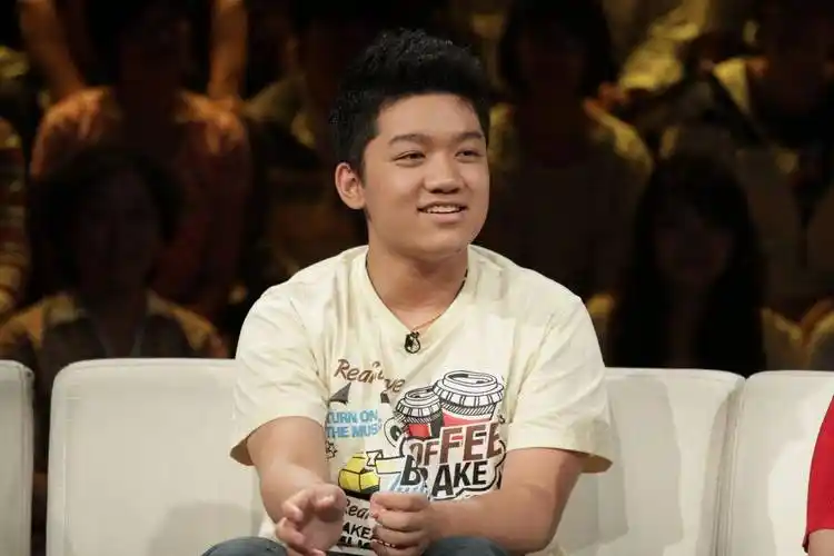 尤浩然决心瘦成"闪电",如今漂亮成功,秒变小鲜肉,帅成这样_运动