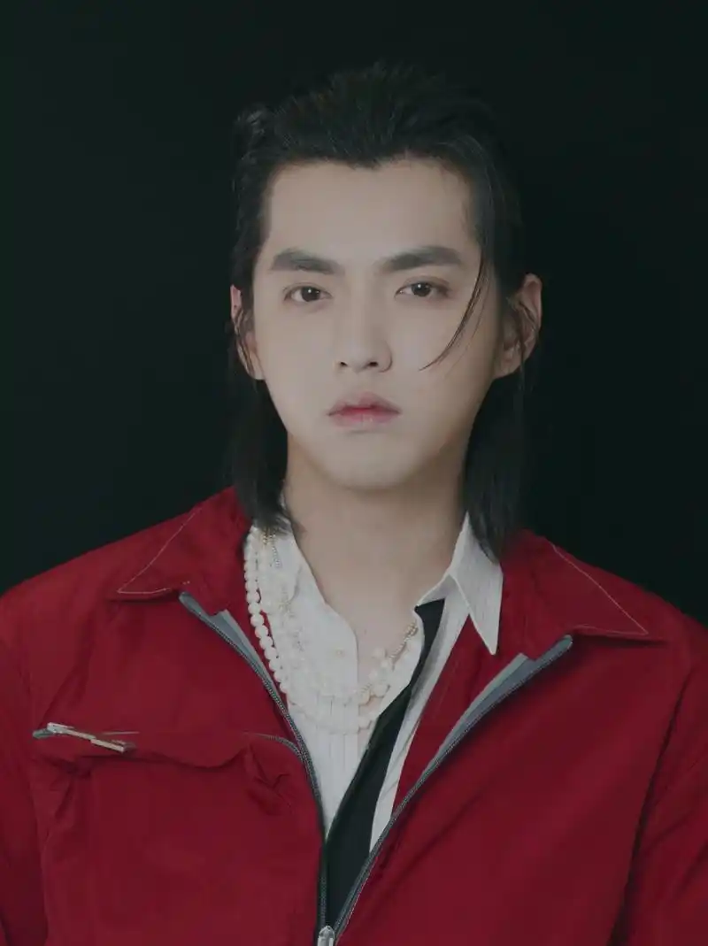 吴亦凡为《中国新说唱》创作的全新单曲《破晓》已上线.