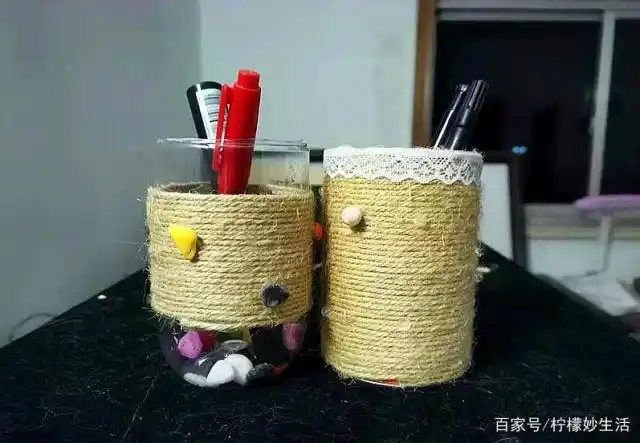 废弃水瓶不要扔,摇身一变小笔筒!