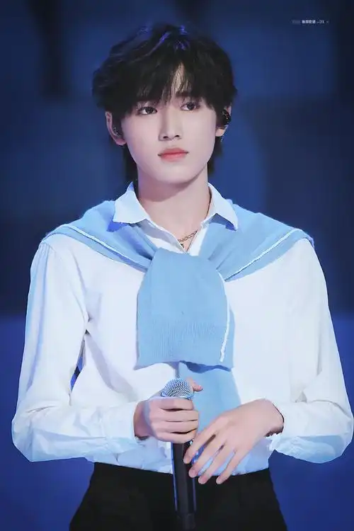 宋亚轩宋亚轩美图宋亚轩帅照宋亚轩壁纸