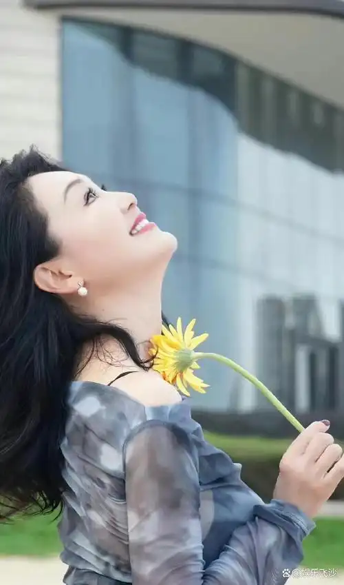 王姬嫁初恋高峰看似生活美满背后心酸无人知