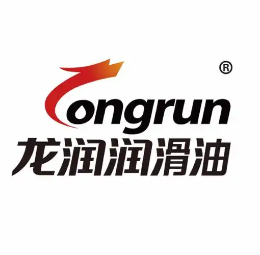 在走访过程中,我们远远就能看到标有龙润润滑油logo的门头,走进店内