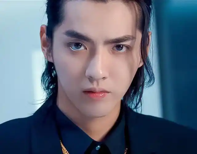 进来选你最喜欢吴亦凡哪个发型