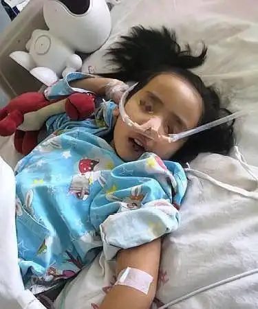 4岁女孩渴望生命不幸患重病肺部感染严重痛失童年时光