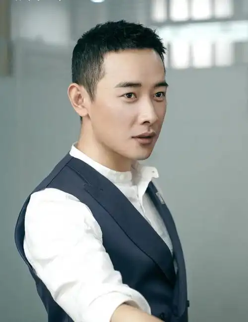 《鹤唳华亭》再曝剧照,罗晋没有演过像样的古装剧吗?