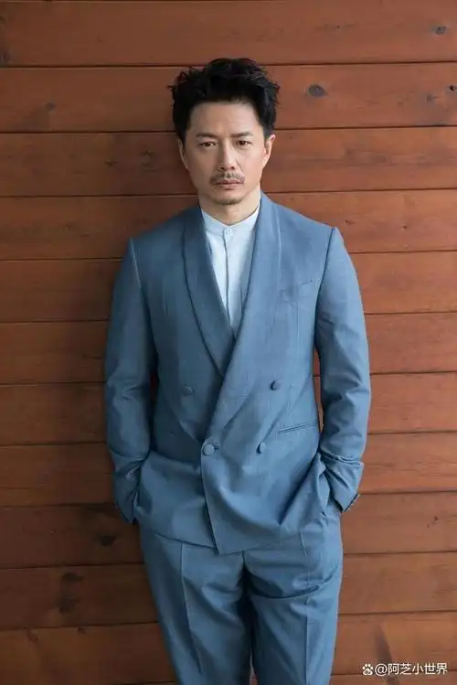 别人是中年发福,这5位男星是越老越帅!连褶子都长得恰到好处