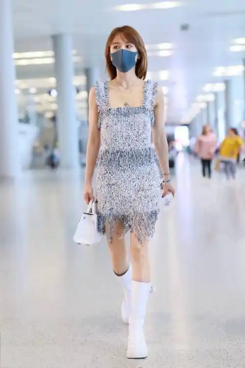 气质女神王子文果然不一样,连大妈上衣 小黑裤,都穿出了高级感