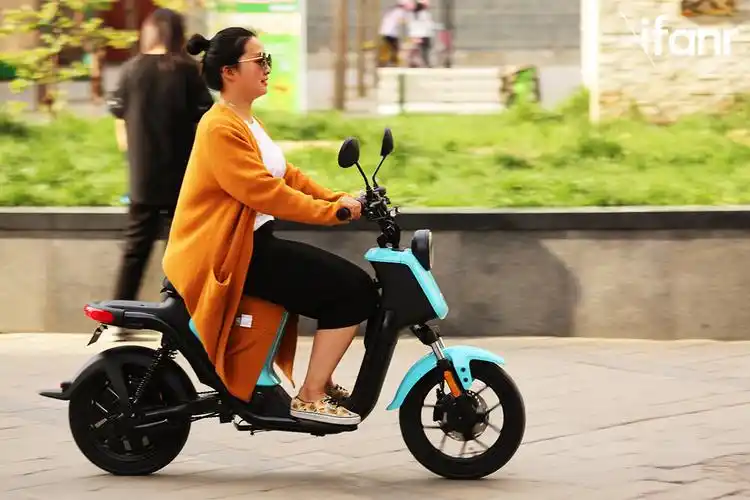 为了上牌而量身打造的小牛电动车 u1,骑起来是个什么感觉?