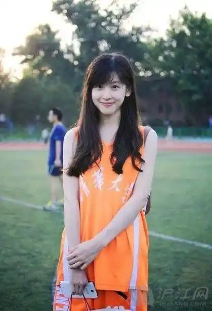 口语412期丨"校花""校草"英语怎么说?_campus_finest_the