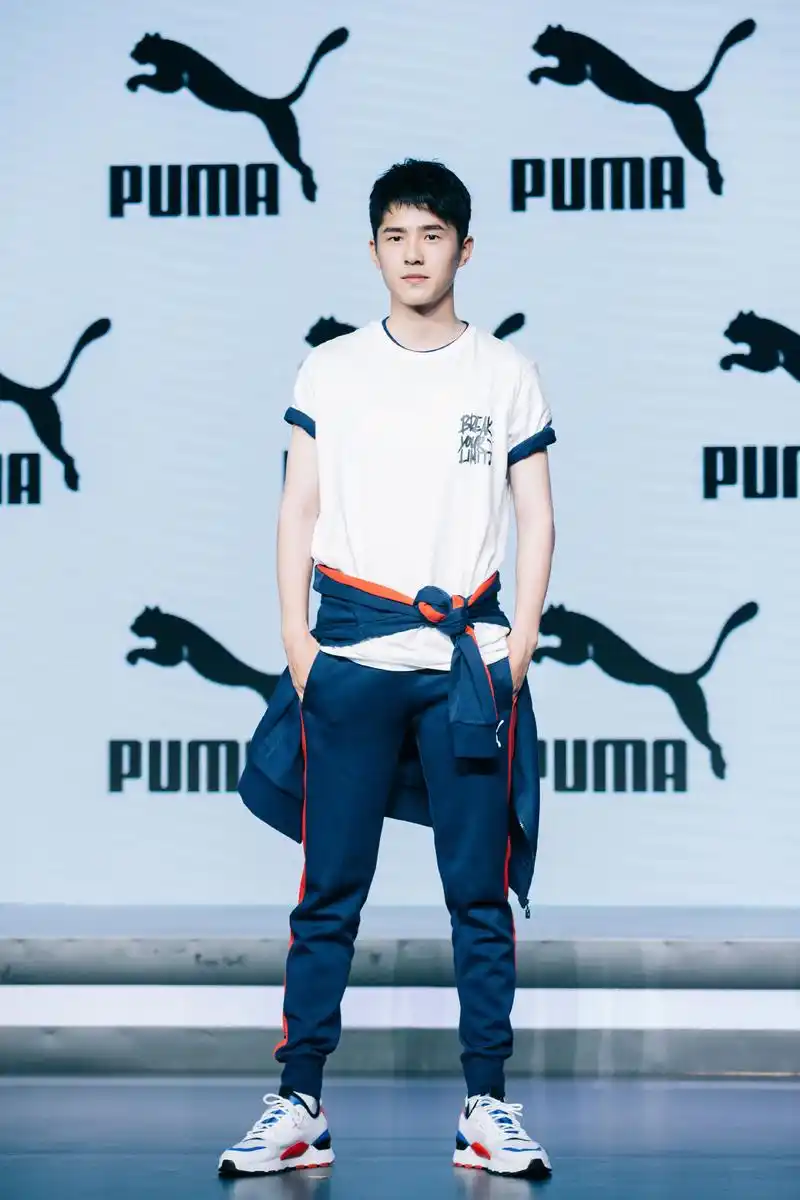 刘昊然puma全新代言人 刘昊然蓝红t7套装搭配rs-0 sound鞋款诠释复古