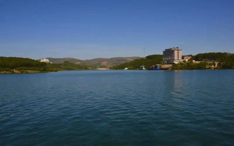 我国最大的人工淡水湖,是亚洲第一大人工淡水湖_高清图集_新浪网