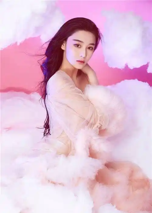 原创张馨予裙装写真s型身材一览无余娇艳妩媚诱惑网友第一时尚美人