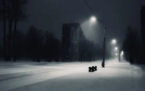 静谧深邃的蓝色自然风景桌面壁纸