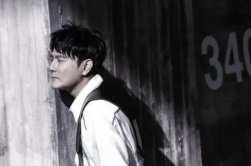 就懂了永不停步的张信哲更多元的音色呈现