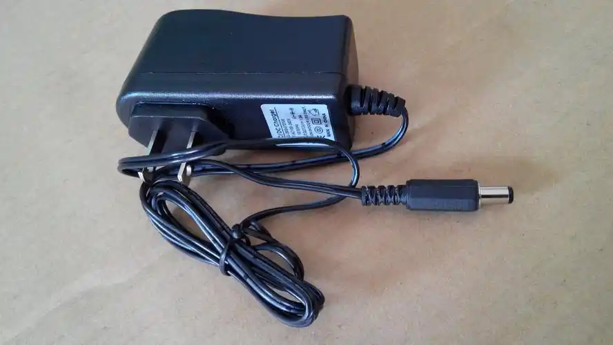 童车电瓶充电器6v电动童车充电器圆孔天津6v1000ma充电器