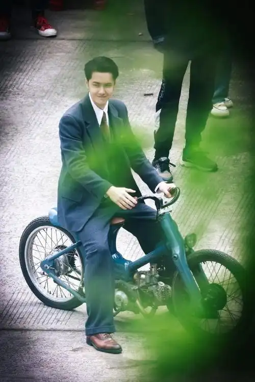 王一博长风破浪路透##王一博骑摩托路透