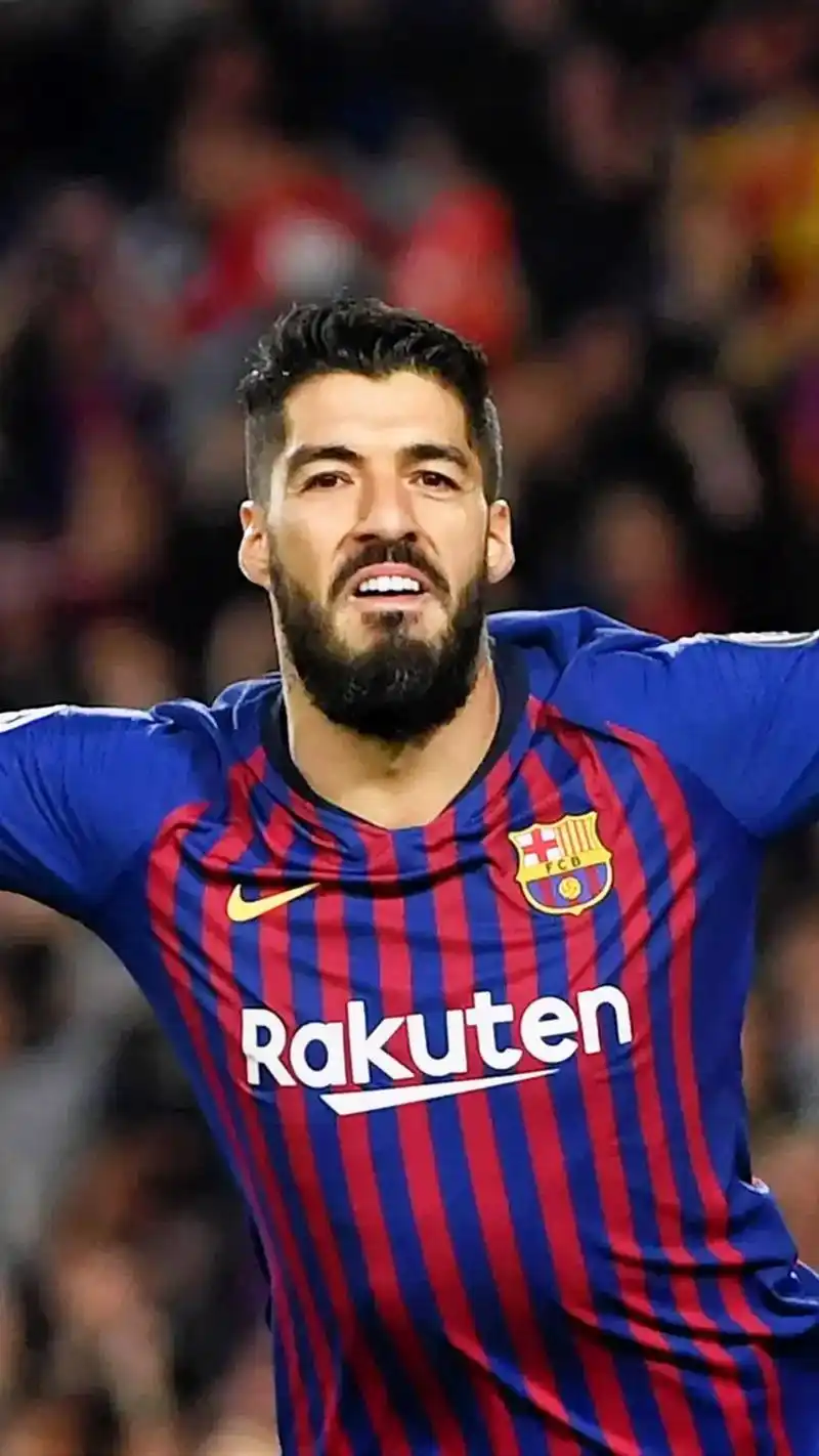 足球明星苏亚雷斯壁纸.免费取图方法:抖音主页搜索"华升取图" - 抖音