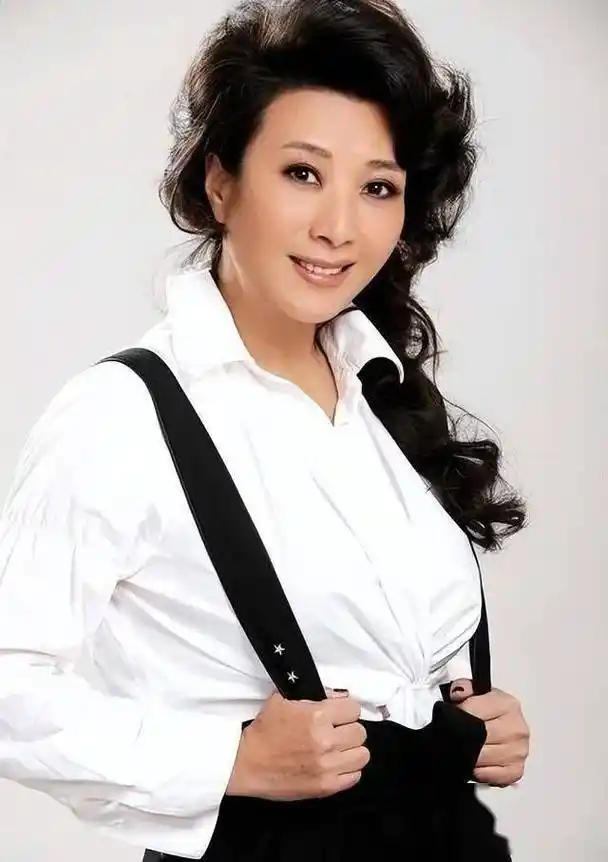 "国家一级演员"王静:长得漂亮戏也好,为人低调不张扬,60岁婚姻成迷