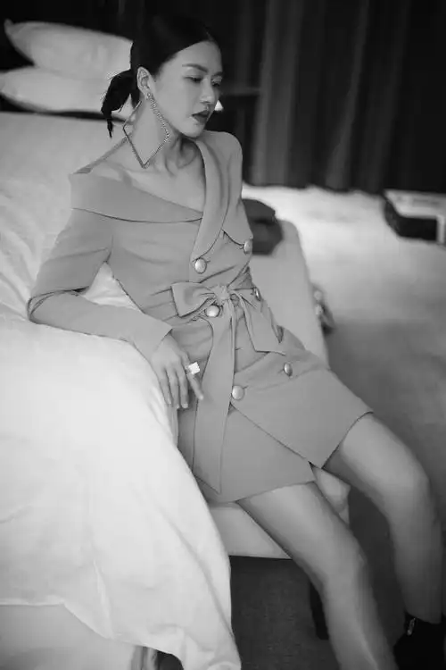 谭维维空降郑州飚高音引燃全场抒情摇滚实力圈粉