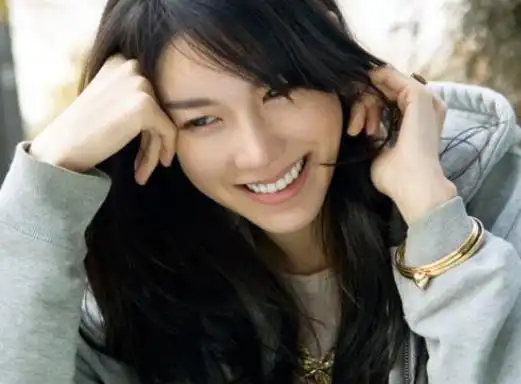 李智雅:出身豪门的财阀千金,出演《顶楼》拿下sbs最佳女主角