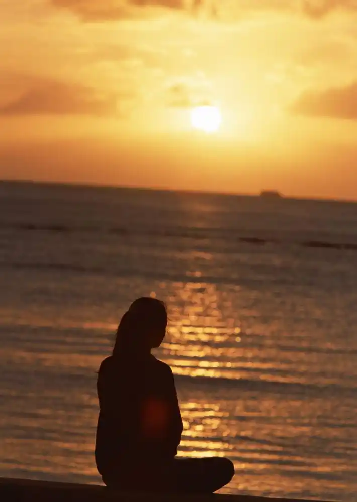 人物高清图片图片下载,傍晚,黄昏,日落,日出,波光粼粼,海面,海洋,大海