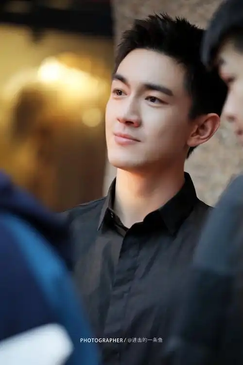 短发的林更新为什么突然霸总