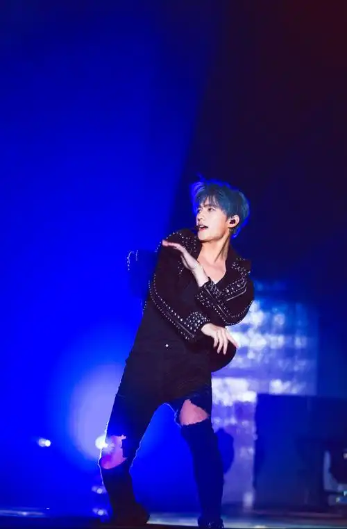 杨洋生日会高清帅气现场图片