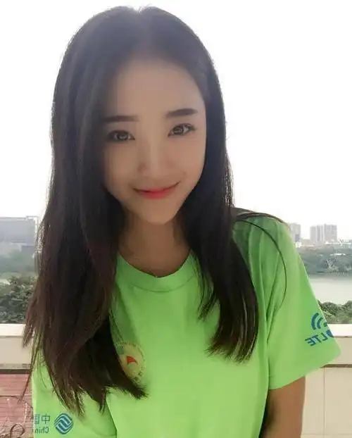 无意中翻出来前男友送的u盘,里面记载着他从小到大