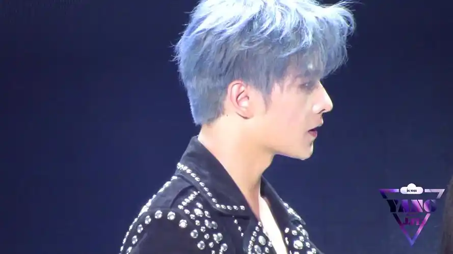 【杨洋】2017杨洋生日会 汗水 v领 做蛋糕