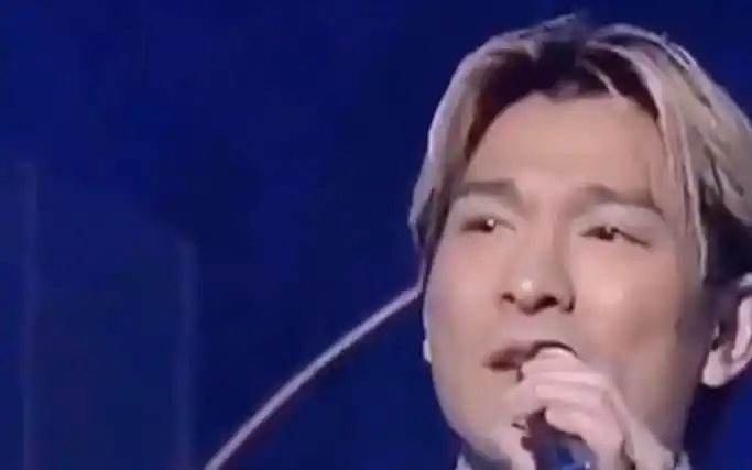 刘德华经典演唱上海滩,黄头发的年代真是华仔颜值巅峰的存在#我要上