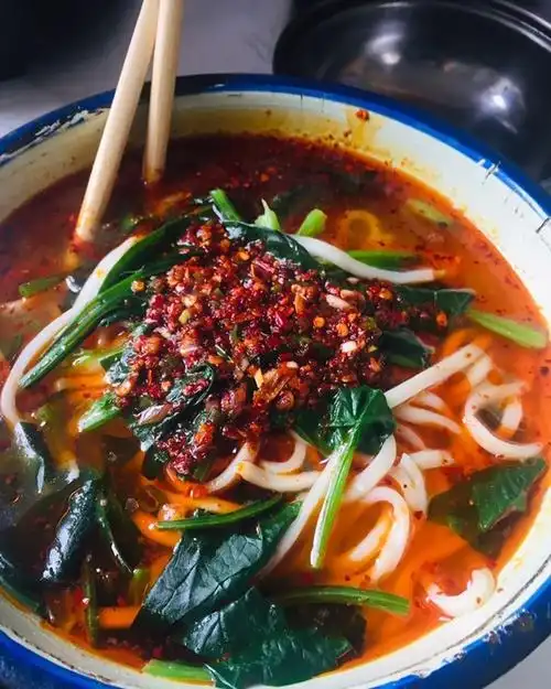 麻辣柚子做的油泼辣子酸汤面