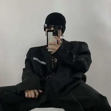 由美头网整理发布,男生头像频道提供更多与霸气,超拽,高冷,潮流相关的