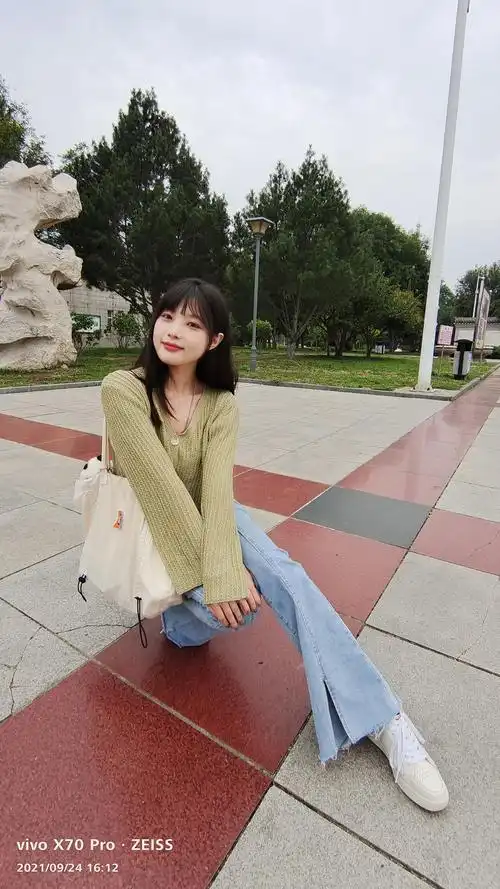 9°,尤其适合拍摄"大长腿"或者大场景风景照.