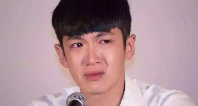 牛萌萌也没跨过"侥幸心理"这道门槛_柯震东_事件_内地