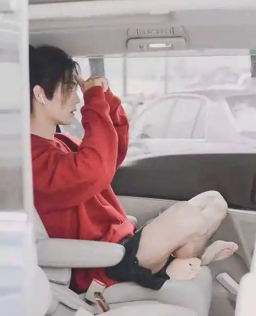 《无羁》登顶金曲榜,林海开心发文祝王肖一起走花路_肖战_因为_王一博