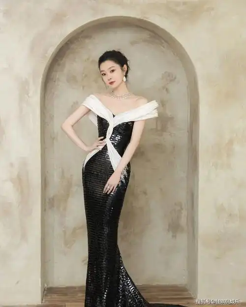 宋轶的腰也太细了吧,臀也好性感,怪不得白敬亭那么喜欢!