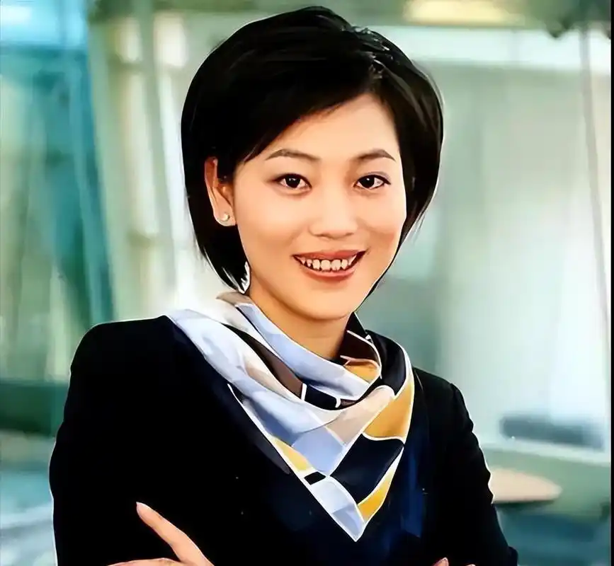 17年异地与丈夫,怀孕上班太坚强 劳春燕是中央电视台的杰出女主持人