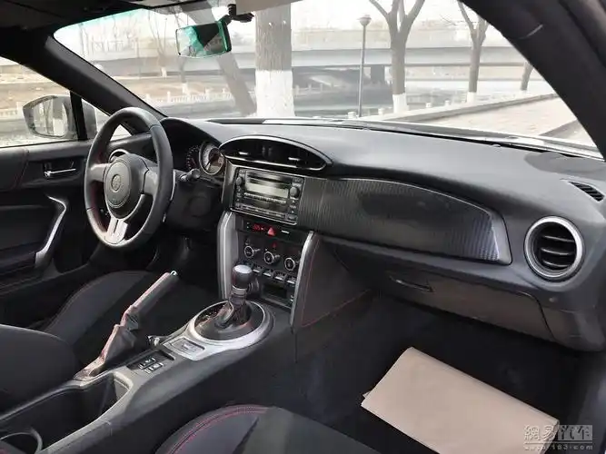 丰田86 2013款 2.0at豪华型--内饰自由 / 99