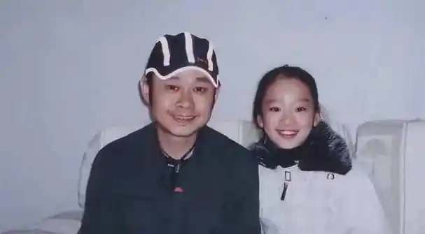 刀郎前妻杨娜:抛夫弃女40天后,刀郎爆火后再现,她后悔惨了?