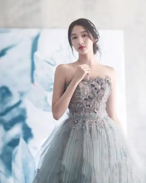 鹿晗看了都要点赞关晓彤婚纱造型出炉这个新娘真美