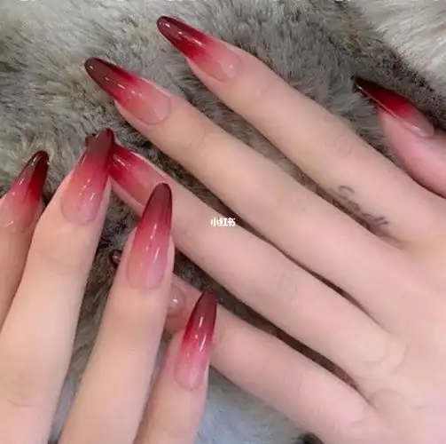 秋冬显白车厘子色渐变