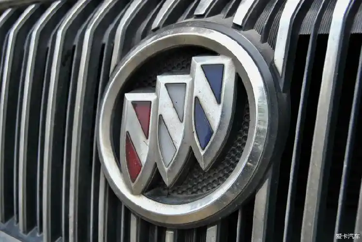 最后拍个别克的标志,3个盾牌.