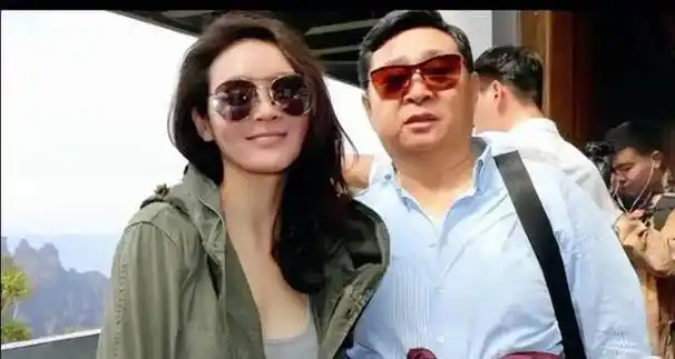 于明加出道多年,嫁给普通职员,结婚14年,被老公宠成宝_生活_丈夫_家庭