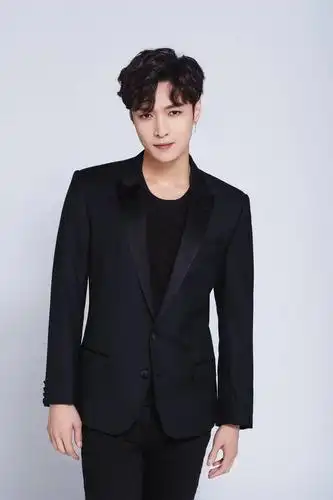 张艺兴读傅雷家书号召粉丝共同进步