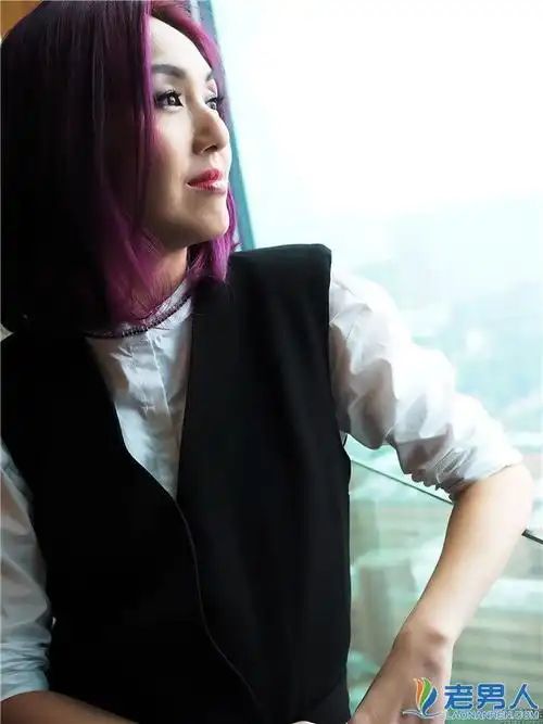 杨千嬅结婚照美翻了 老公资料及个人情史揭秘 / 比乐族