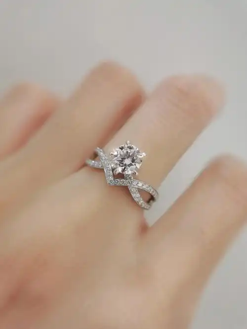 让人美到窒息的克拉钻