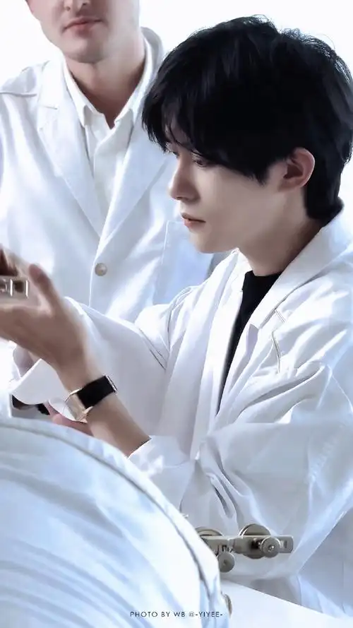 98990802白衣天使易医生～～    @tfboys-易烊千玺#易烊千玺